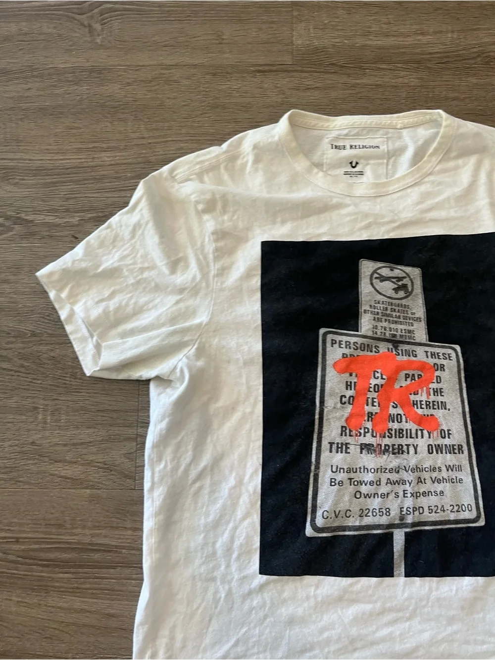 True Religion Shirt Mens XXL White Tow Away Sign TR Graffiti Graphic T Shirt